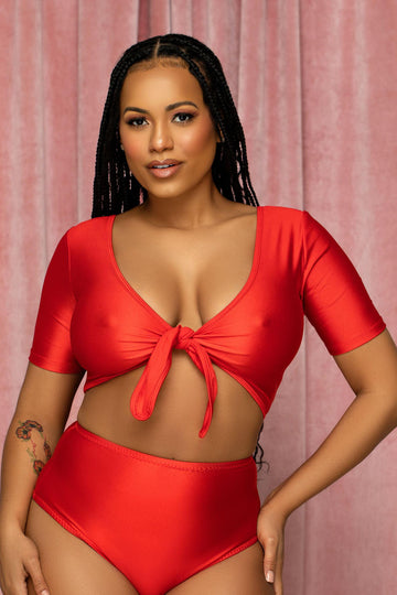 Top rojo de manga corta con lazo